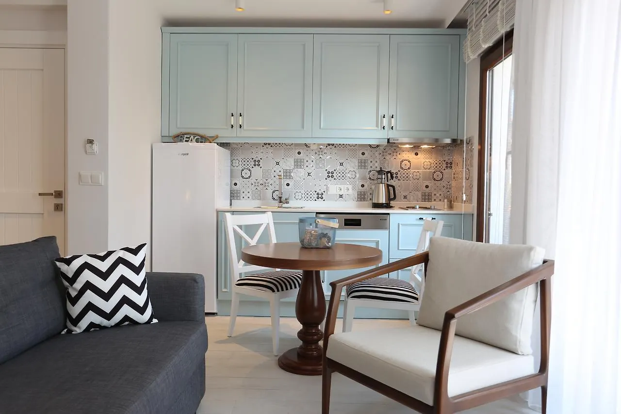 Апартаменты Alp Suites Pinehill Акьяка